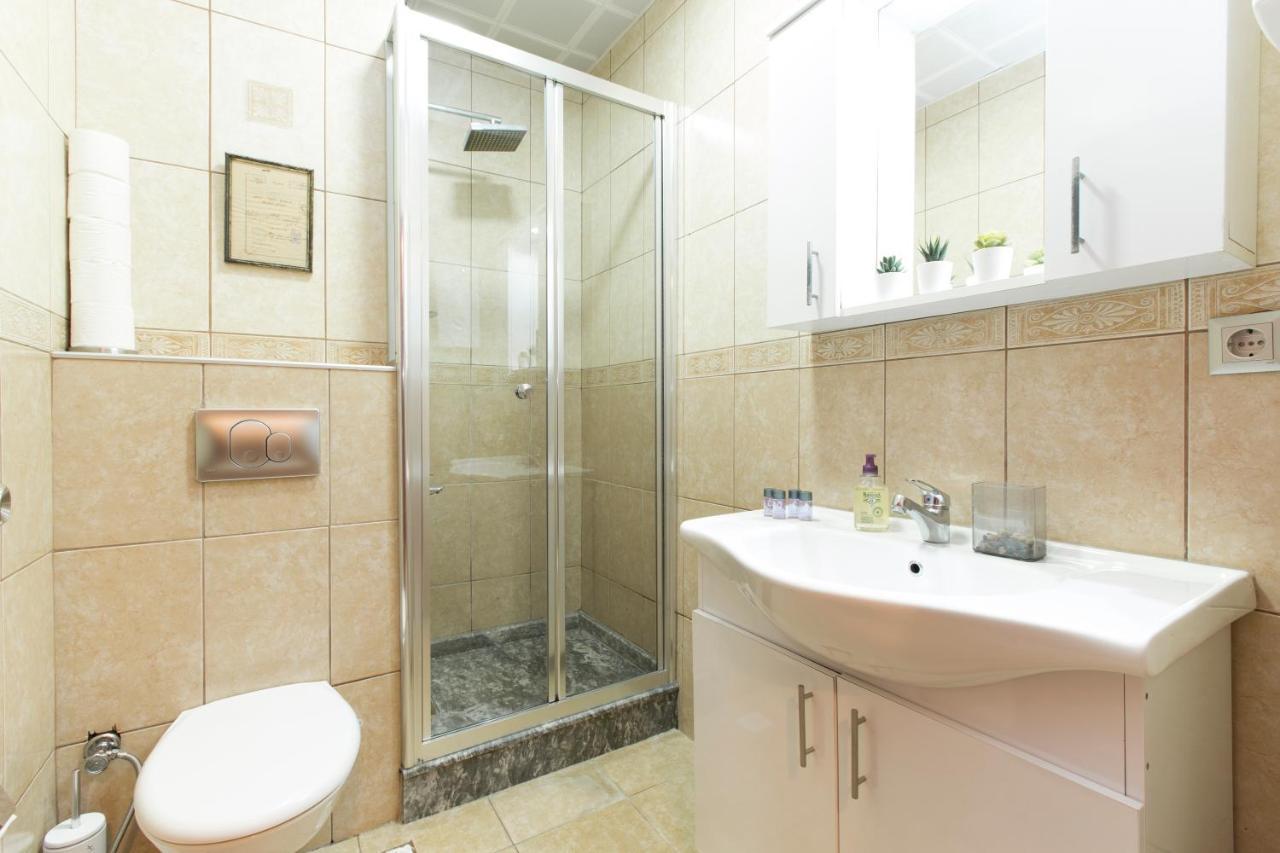 Istiklal Hotel *